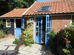 amazing_writing_shed_outside